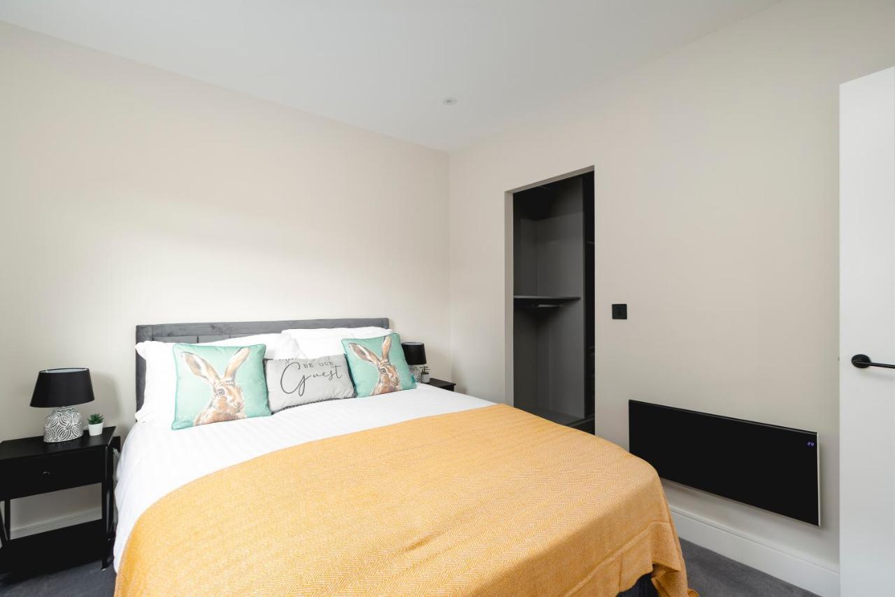 Skyvillion - Cozy Large 4 & 1 Bed Apartments In London Enfield, Mins To Tube Station, Free Wi-Fi Exteriér fotografie