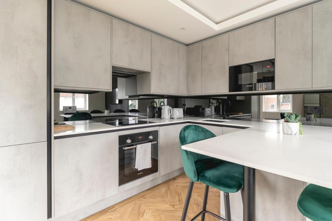 Skyvillion - Cozy Large 4 & 1 Bed Apartments In London Enfield, Mins To Tube Station, Free Wi-Fi Exteriér fotografie