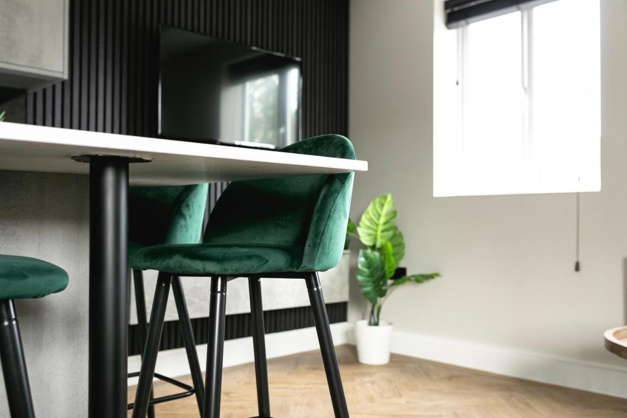 Skyvillion - Cozy Large 4 & 1 Bed Apartments In London Enfield, Mins To Tube Station, Free Wi-Fi Exteriér fotografie