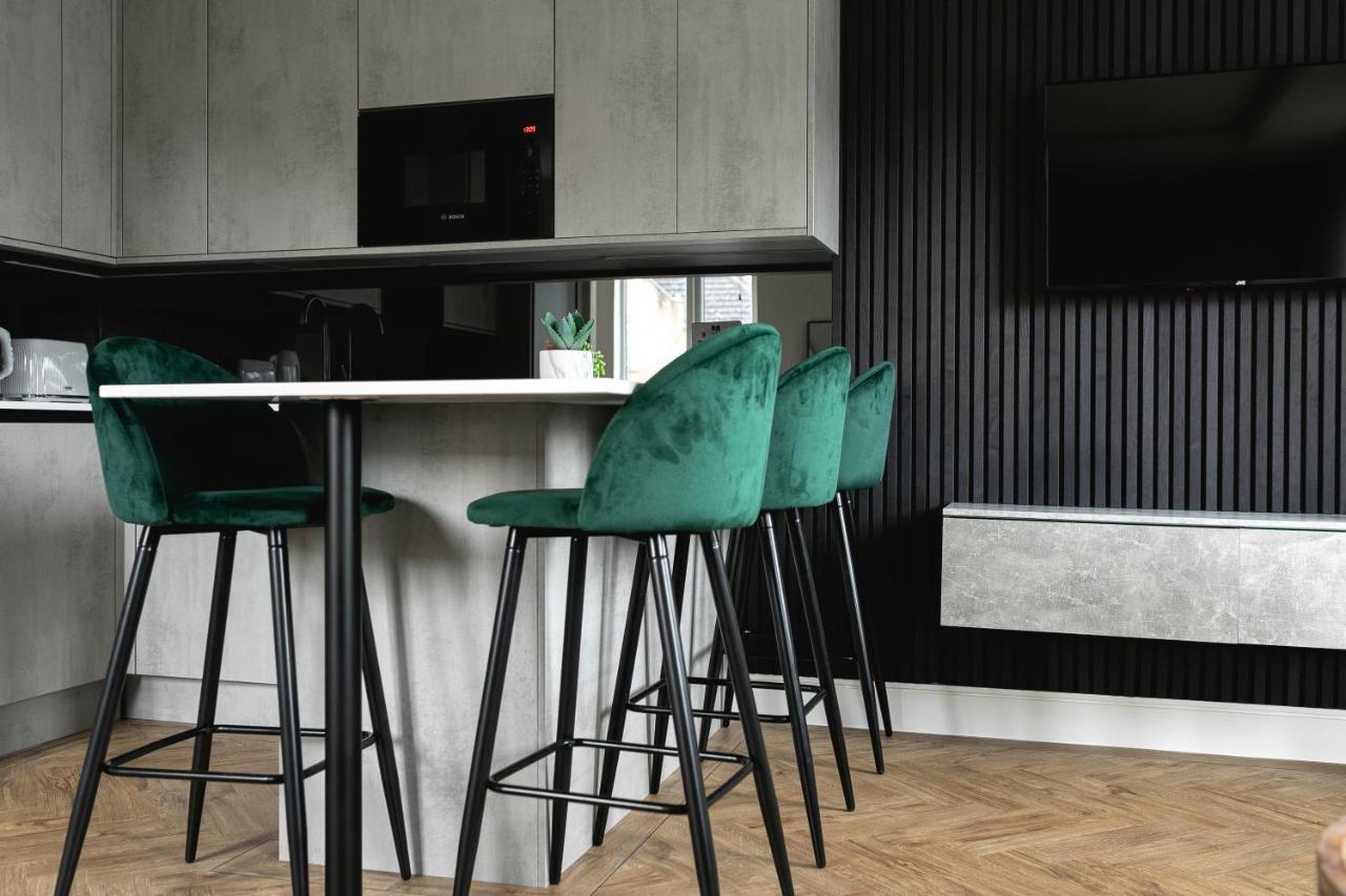 Skyvillion - Cozy Large 4 & 1 Bed Apartments In London Enfield, Mins To Tube Station, Free Wi-Fi Exteriér fotografie