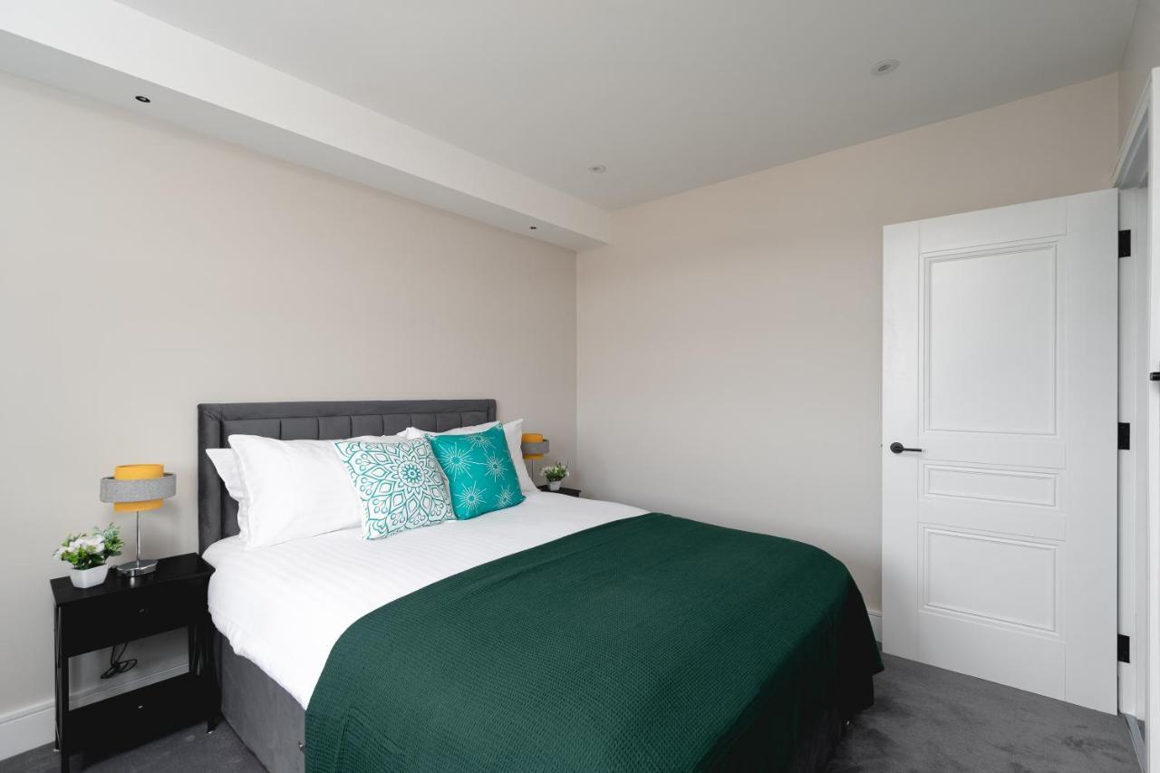 Skyvillion - Cozy Large 4 & 1 Bed Apartments In London Enfield, Mins To Tube Station, Free Wi-Fi Exteriér fotografie