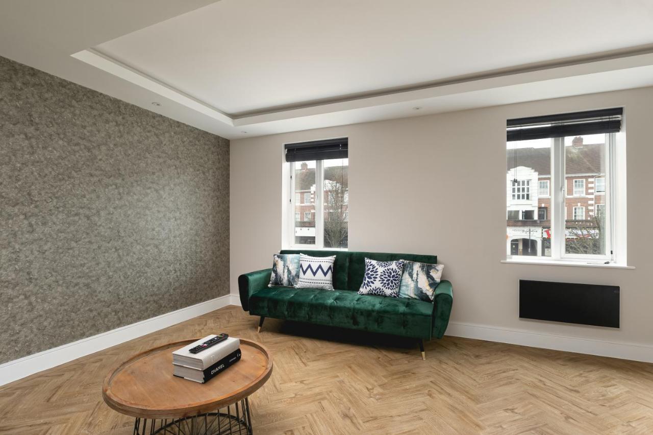 Skyvillion - Cozy Large 4 & 1 Bed Apartments In London Enfield, Mins To Tube Station, Free Wi-Fi Exteriér fotografie