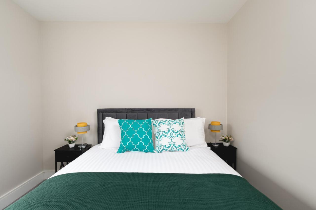 Skyvillion - Cozy Large 4 & 1 Bed Apartments In London Enfield, Mins To Tube Station, Free Wi-Fi Exteriér fotografie