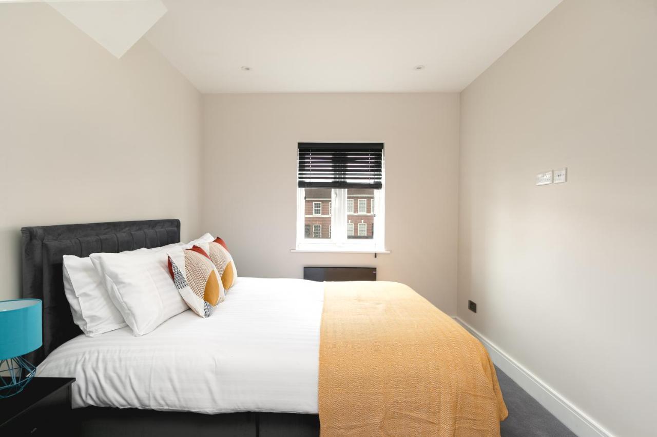 Skyvillion - Cozy Large 4 & 1 Bed Apartments In London Enfield, Mins To Tube Station, Free Wi-Fi Exteriér fotografie