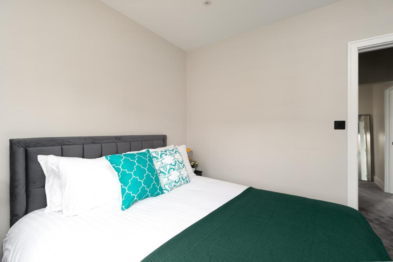 Skyvillion - Cozy Large 4 & 1 Bed Apartments In London Enfield, Mins To Tube Station, Free Wi-Fi Exteriér fotografie