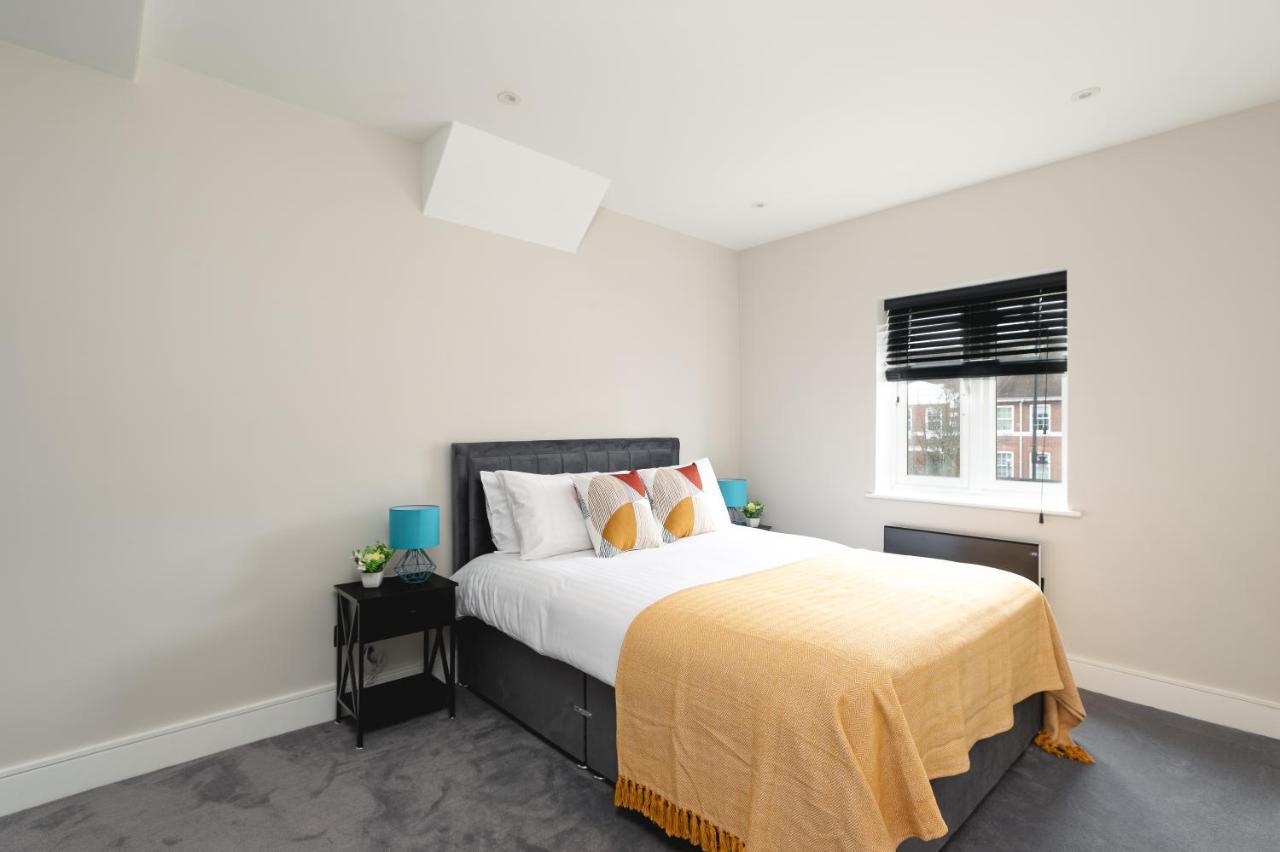 Skyvillion - Cozy Large 4 & 1 Bed Apartments In London Enfield, Mins To Tube Station, Free Wi-Fi Exteriér fotografie