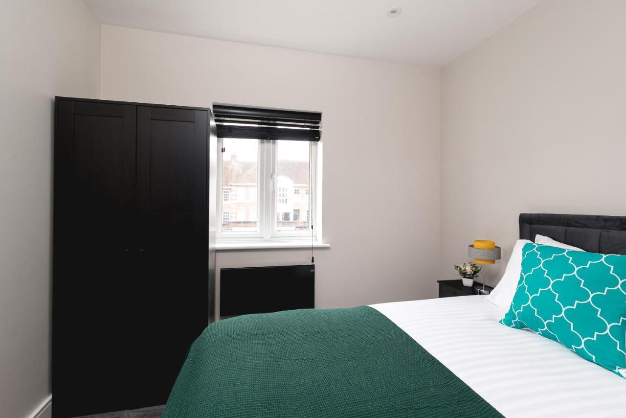 Skyvillion - Cozy Large 4 & 1 Bed Apartments In London Enfield, Mins To Tube Station, Free Wi-Fi Exteriér fotografie