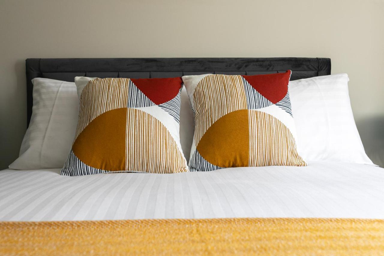 Skyvillion - Cozy Large 4 & 1 Bed Apartments In London Enfield, Mins To Tube Station, Free Wi-Fi Exteriér fotografie