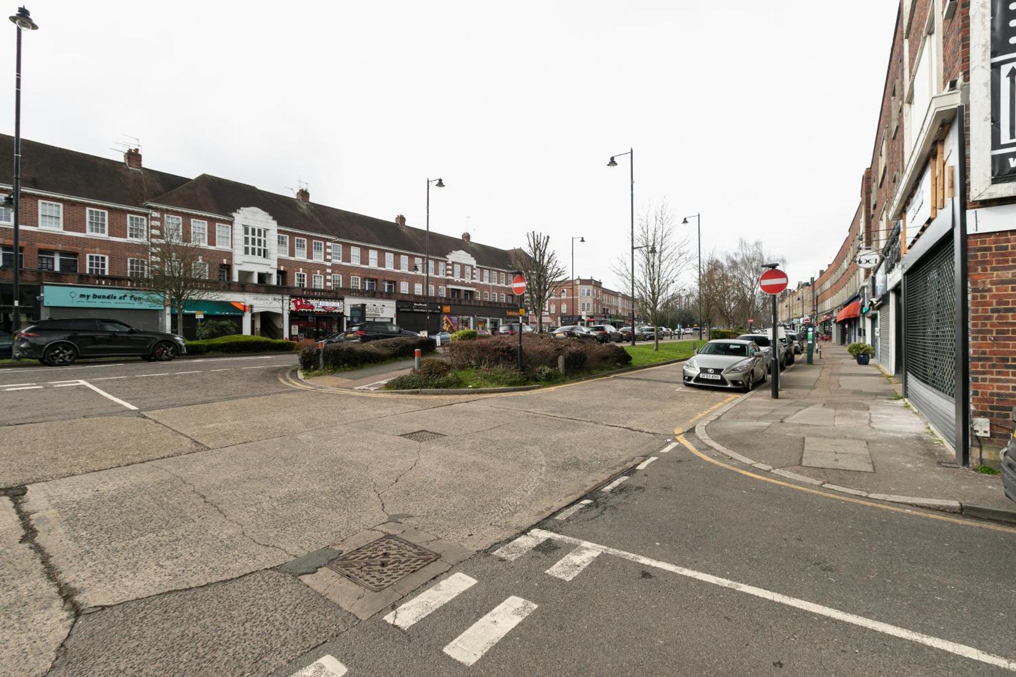 Skyvillion - Cozy Large 4 & 1 Bed Apartments In London Enfield, Mins To Tube Station, Free Wi-Fi Exteriér fotografie